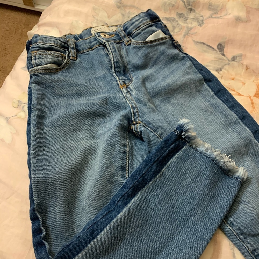 Soft and stretchy Zara raw hem jeans